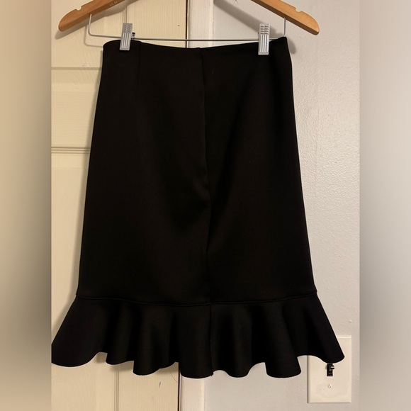 GUESS skirt - SIZE 0 - Picture 2 of 3
